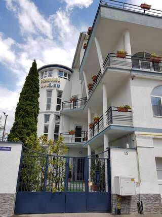 Гостевой дом Pensiunea Leo Брашов-1